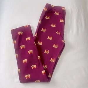 NWOT Gymboree leggings with burgundy background with a fox pattern